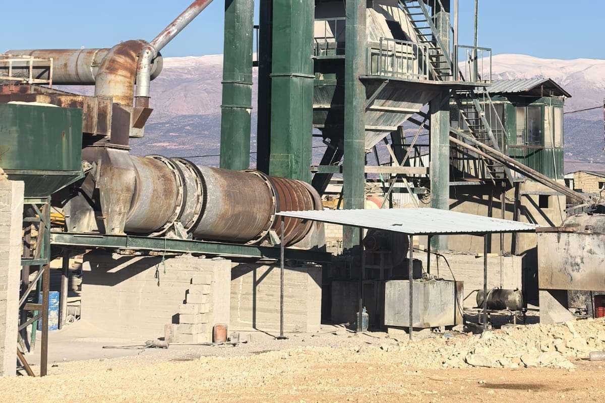 Asphalt production plant in operation, Baalbek.